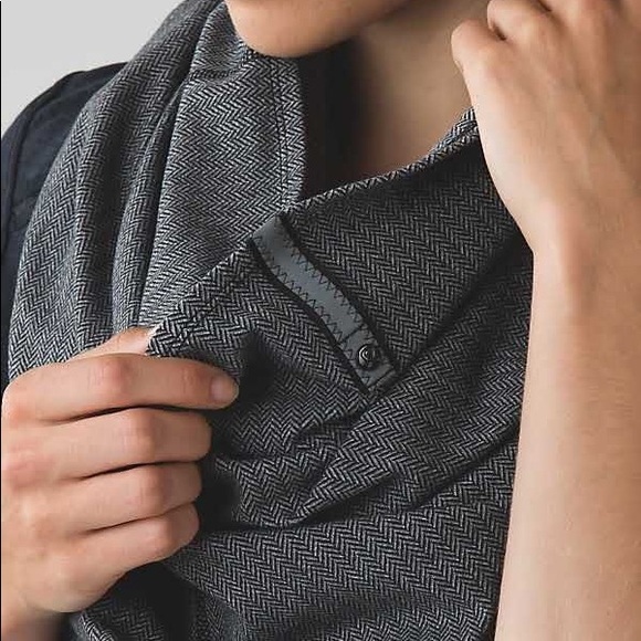 Lululemon Vinyasa Scarf Herringbone Gray Wrap - Picture 6 of 6